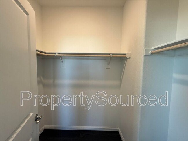Building Photo - 2703 Rabbit Holw Dr