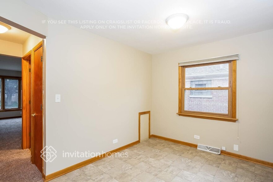 Building Photo - 2820 W 102nd Pl