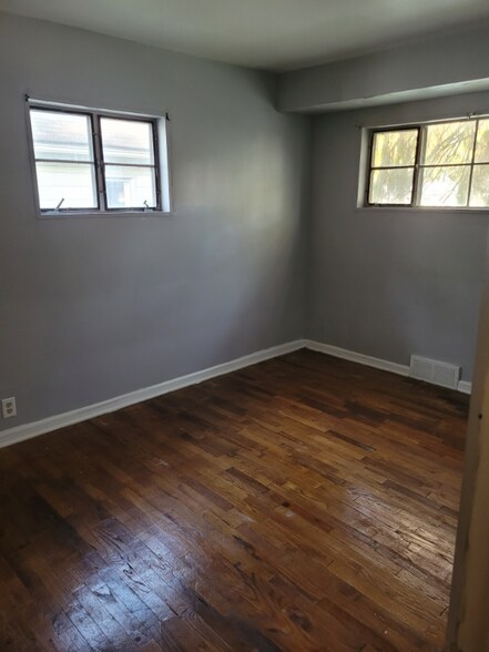 Building Photo - 938 Stocker Ave