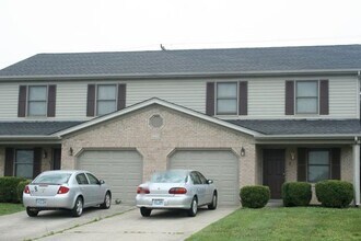 Building Photo - 462 Garden City Dr