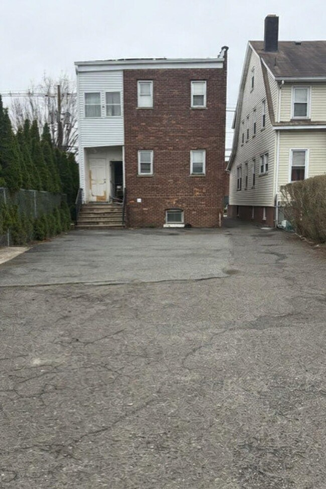 Building Photo - 48 Hancox Ave