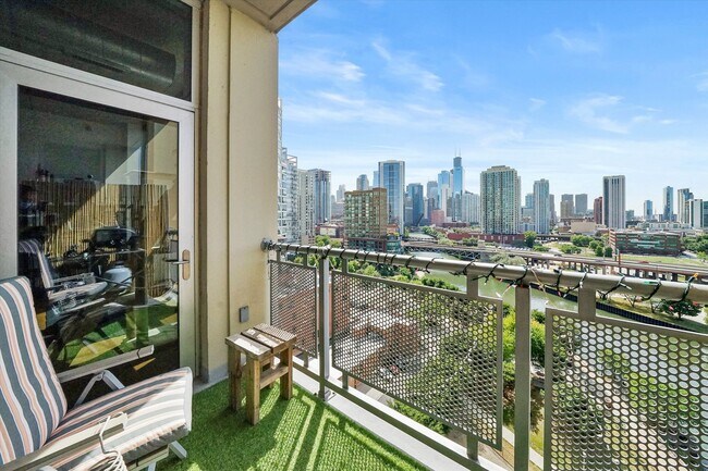 Building Photo - 700 N Larrabee St