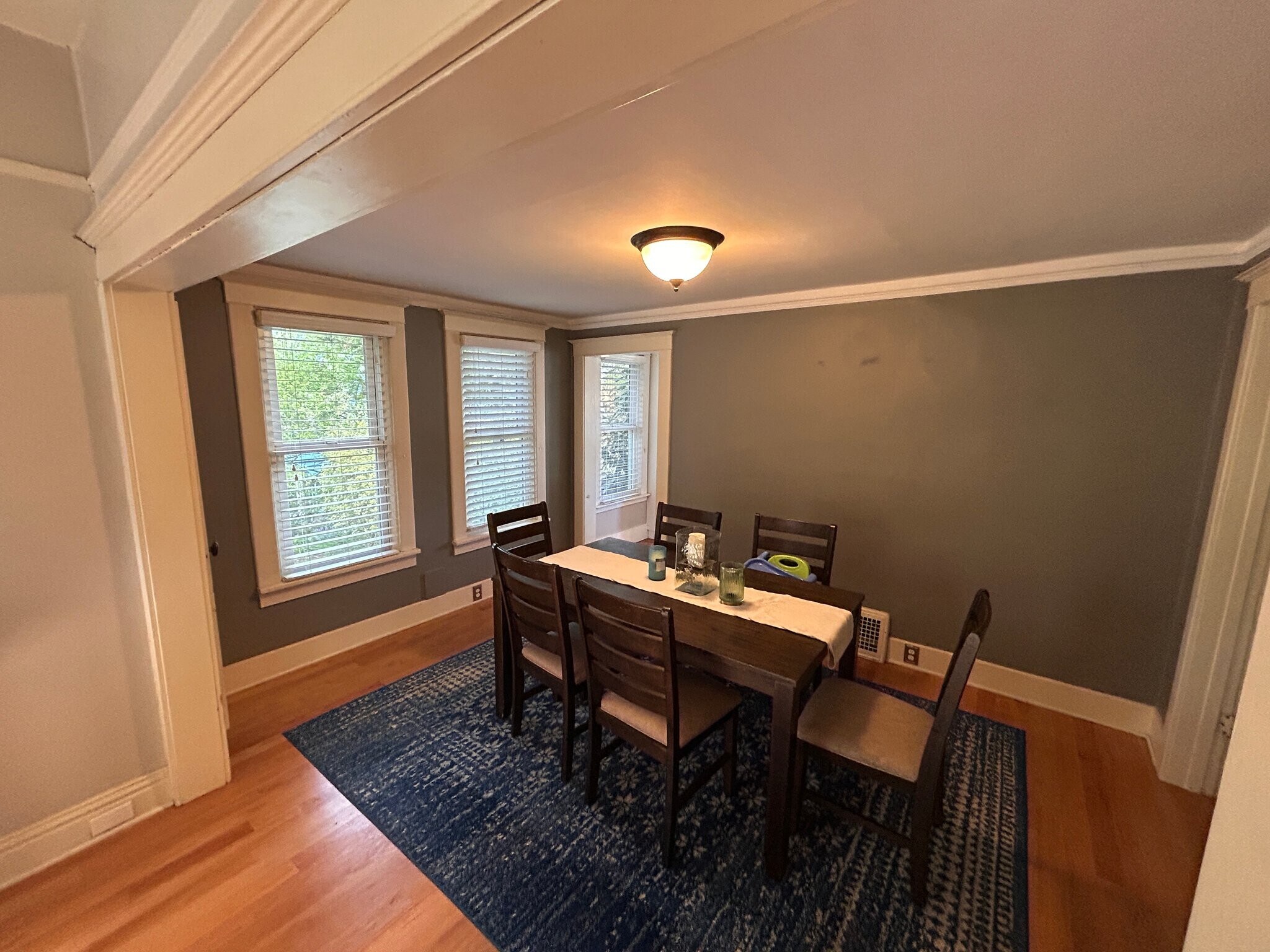 Building Photo - 919 N Lawrence St