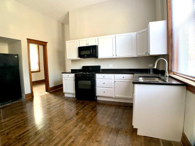 Building Photo - 3 bedroom in Chicago IL 60623