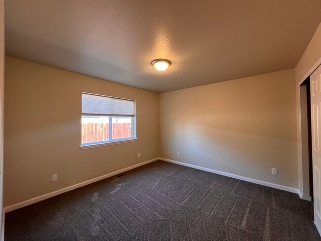 Building Photo - 4-bedroom home in Fallon