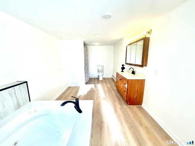 Building Photo - 112 Woodbine St