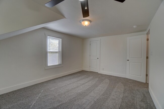 Building Photo - 4 Runyan Ct