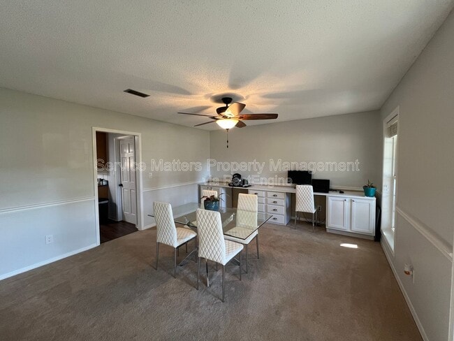 Building Photo - 6004 Players Pl