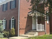 Building Photo - 277 Main St