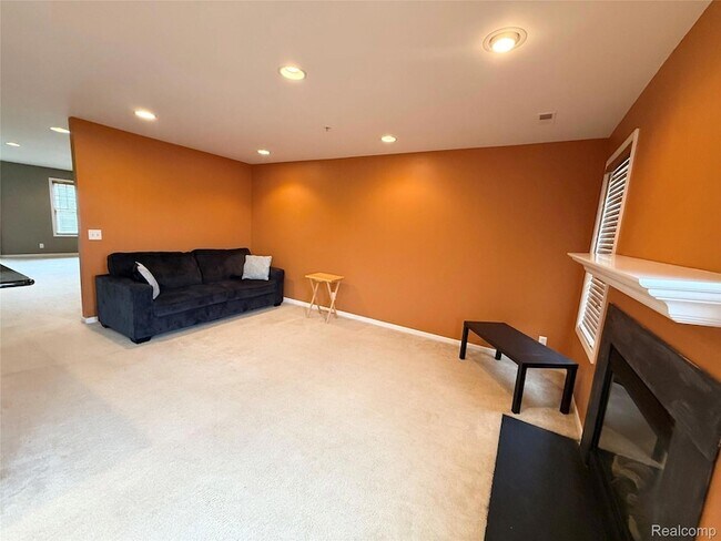 Building Photo - 207 Amys Walk