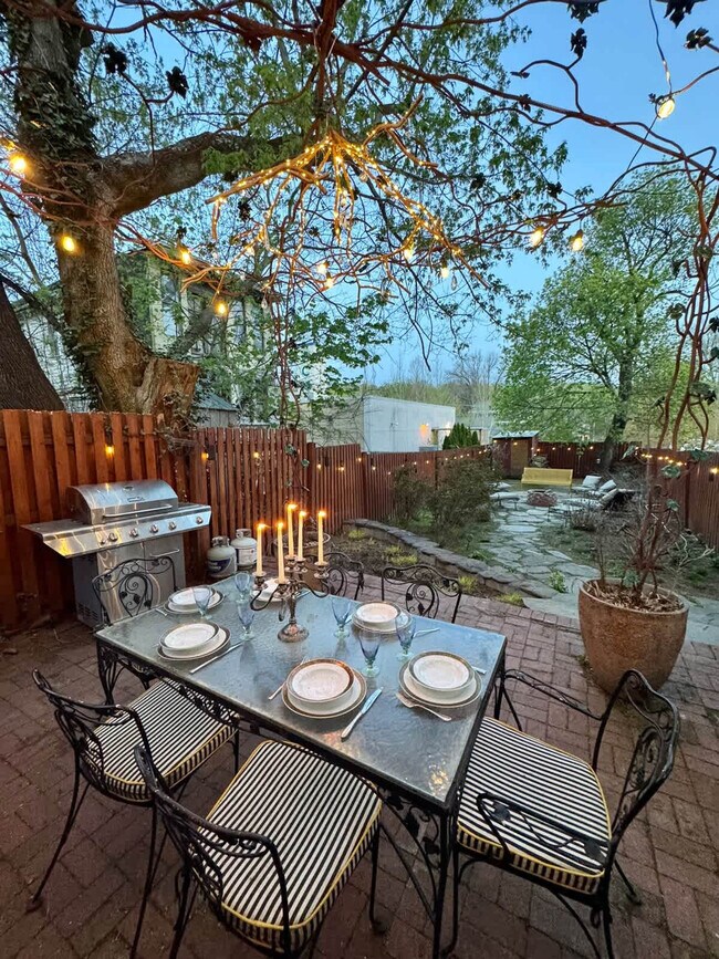 Building Photo - 15 Ferry St