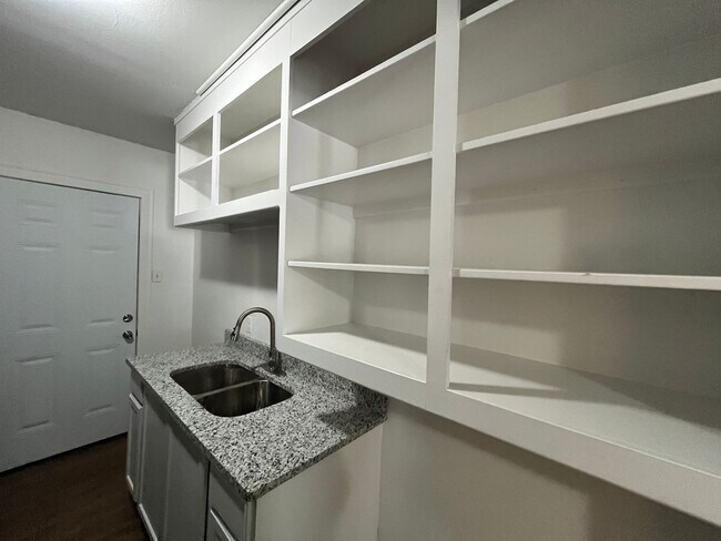 Building Photo - ONE BEDROOM APT WITH WATER PAID