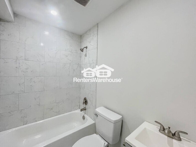 Building Photo - 1375 W Ocean View Ave