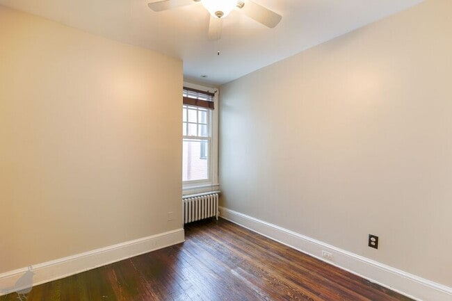 Building Photo - 337 14th St NE