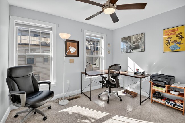 Building Photo - 7902 Yellowstone Way