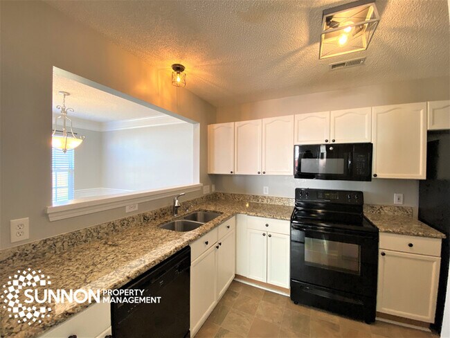 Building Photo - Adorable 3 BR 2.5 BA Updated House + Garage