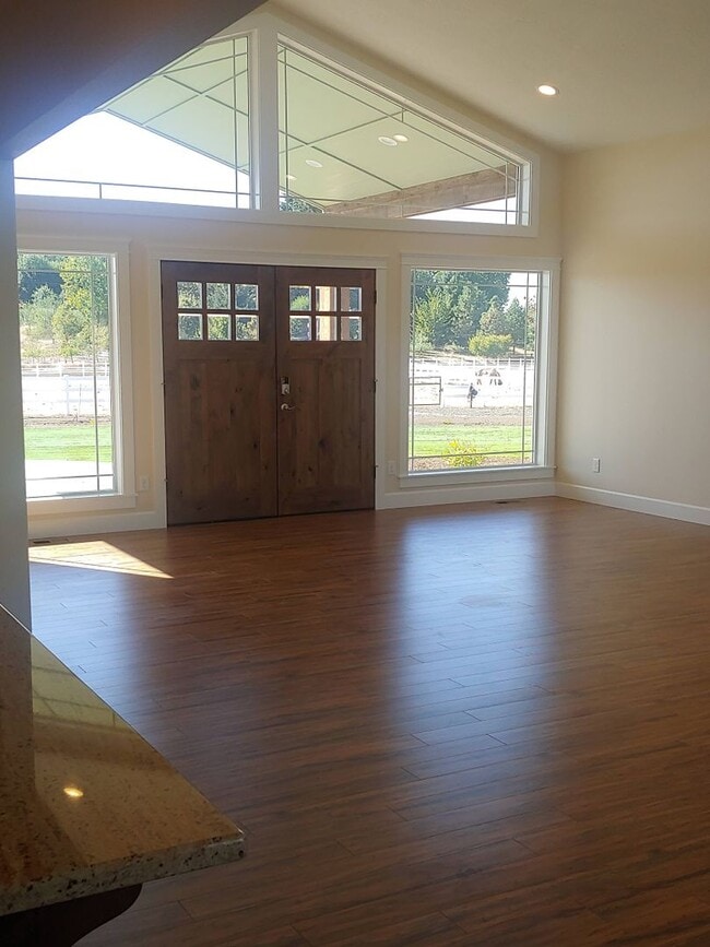 Building Photo - Custom built 3 bedroom, 2.5 bath home with...