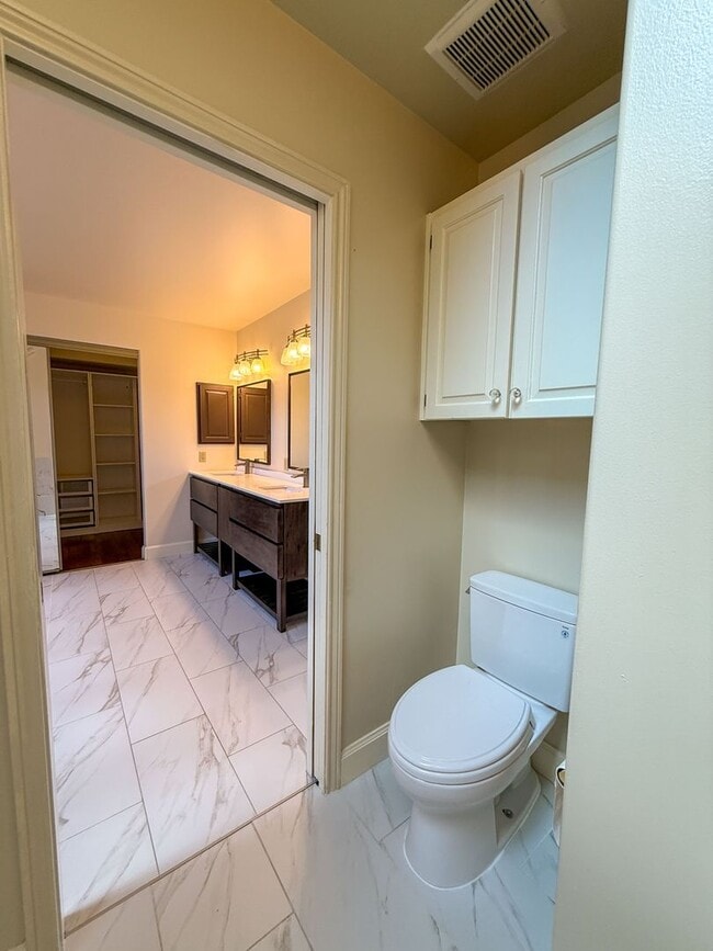 Building Photo - 4bd/3.25ba Seattle House