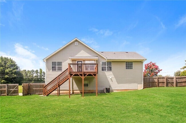 Building Photo - 37 Ridgefield Dr
