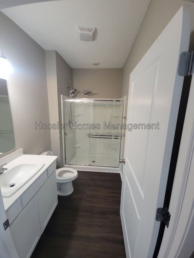 Building Photo - 5636 Brownstone Dr