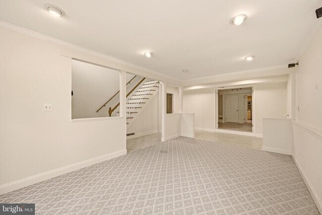 Building Photo - 8400 Thornden Terrace