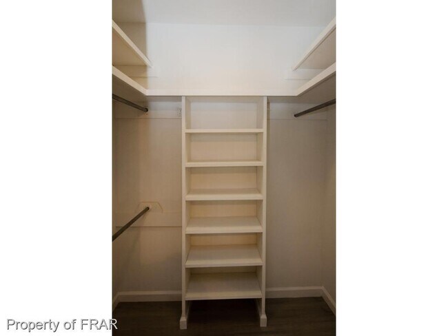 Building Photo - 1710 Chateau Cir