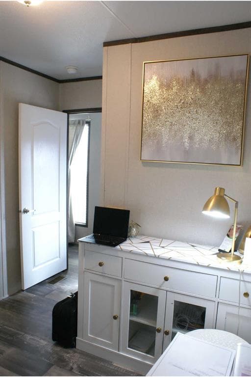 Building Photo - 501 Mesquite Rd