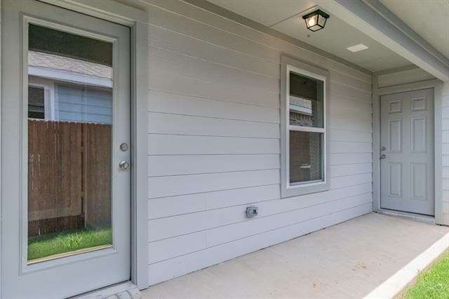 Building Photo - 4610 Sausalito Dr