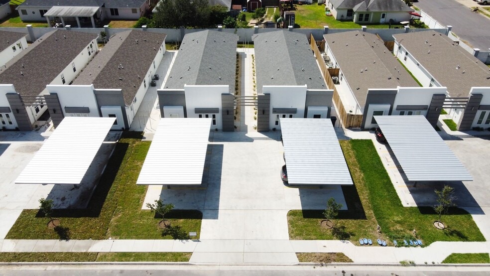 Building Photo - 4721 Magnolia Ave