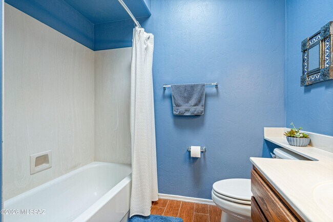 Building Photo - 6486 N Sun Bluff Dr