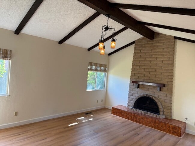 Building Photo - Wonderful single level home in Moraga-grea...