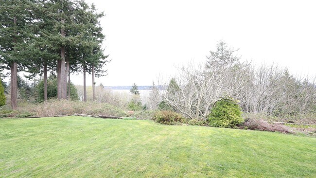 Building Photo - 3 Bed 2.5 Bath - View Home - Private Large Lot - Pet Friendly - NAS Whidbey