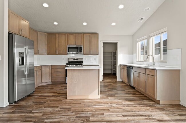 Building Photo - Luxury 3 Bed, 2 Bath Rancher in Spokane Va...