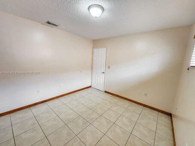 Building Photo - 3170 W 78th St