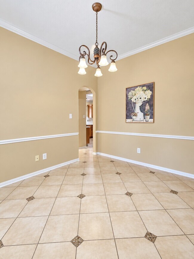 Building Photo - 2610 Parkbriar Ln