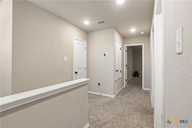 Building Photo - 1326 Carnaby Dr