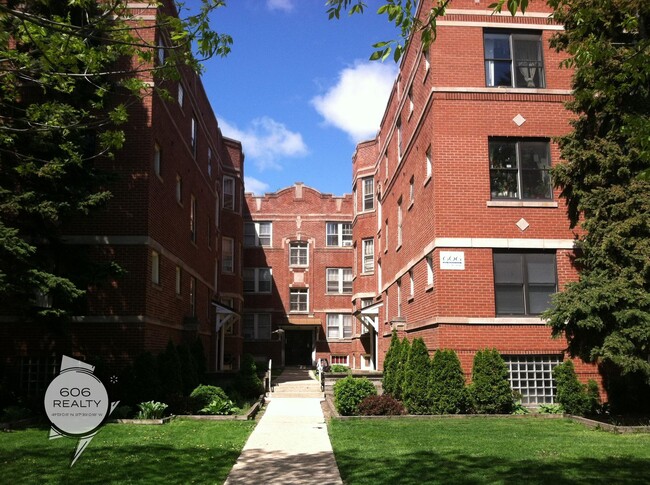 Primary Photo - Old Irving Park Apts for Rent!