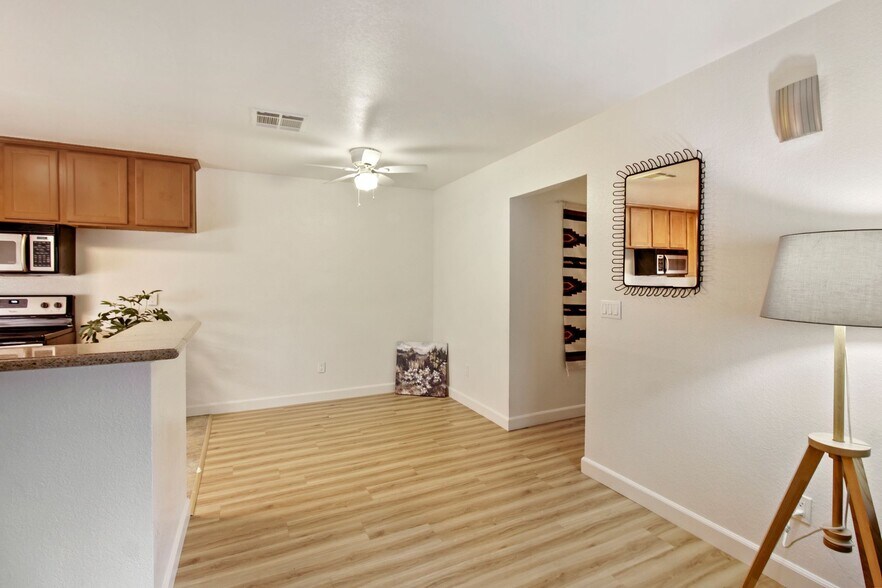 Building Photo - 3715 Tallyho Dr