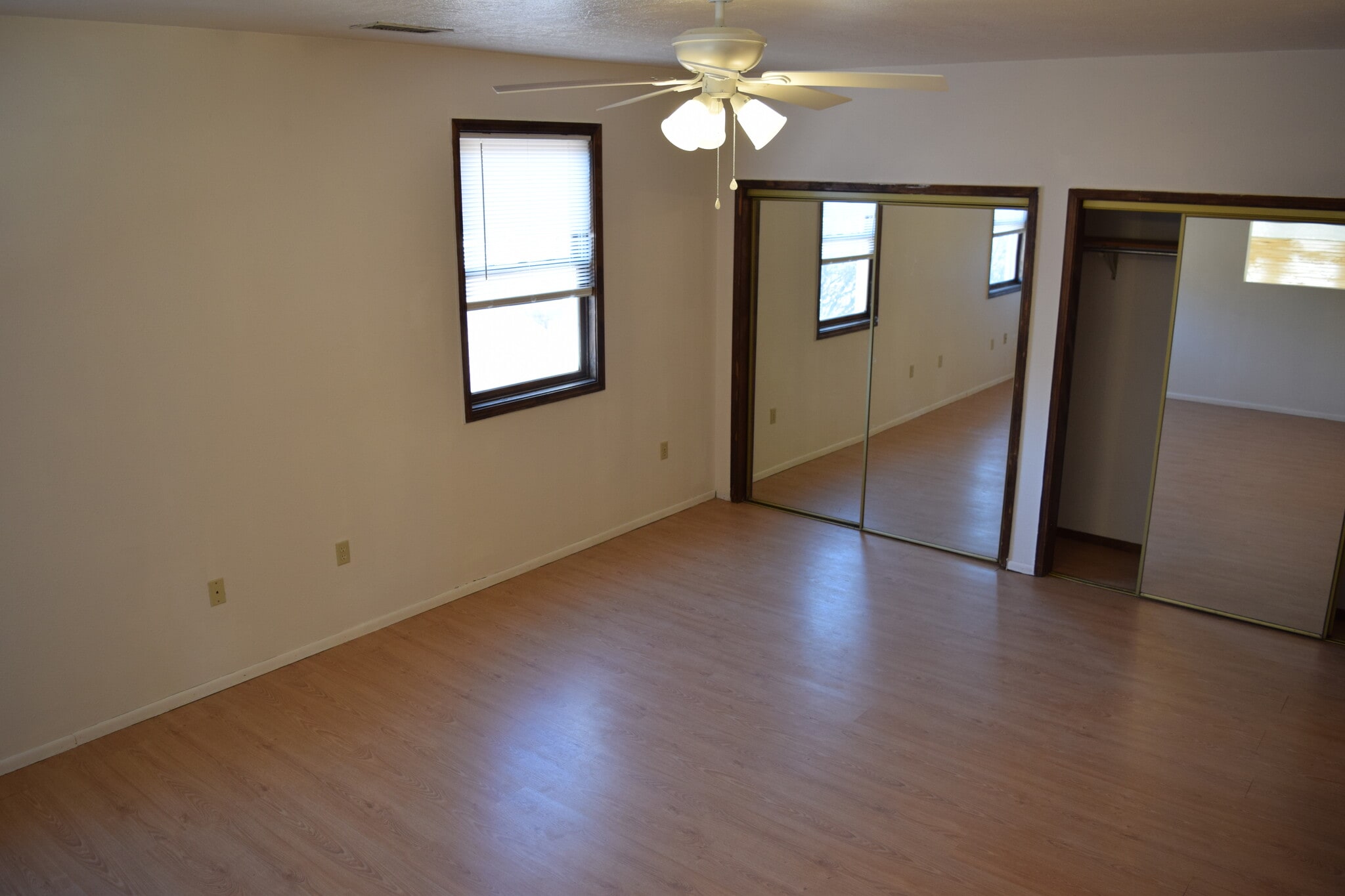 Building Photo - 1937 Sunshine Ter SE