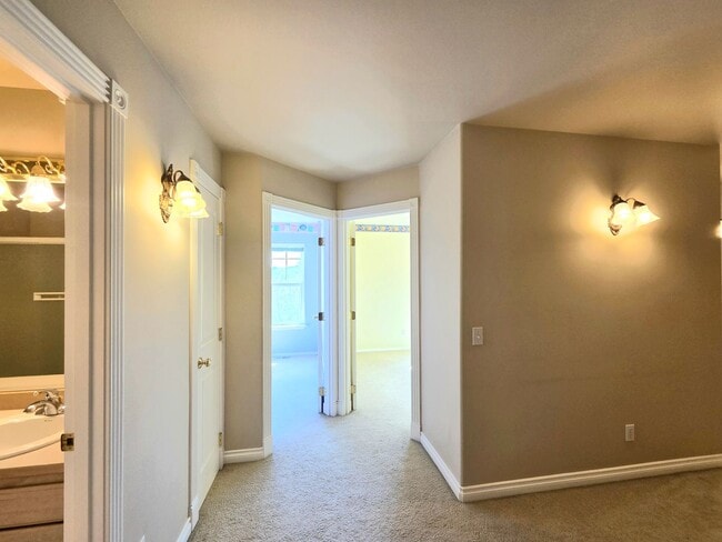 Building Photo - Luxurious Country Living in Desirable Cashmere Location!! 5 Bed + Den, 2.5 Bath!