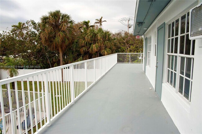 Building Photo - 4105 N Ocean Dr
