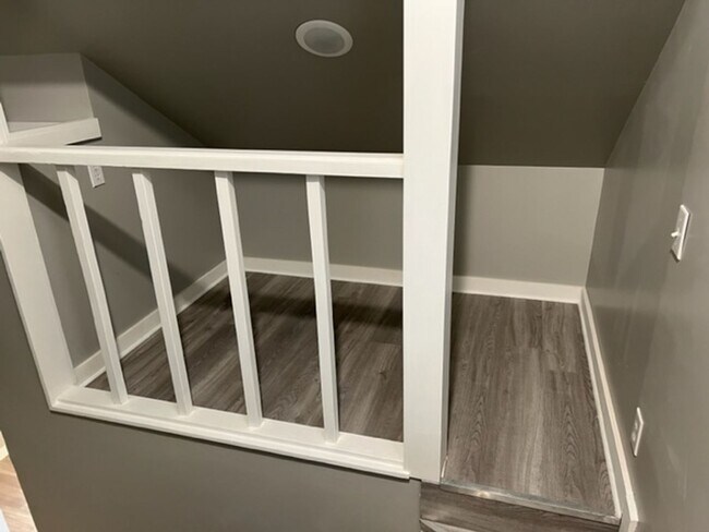 Building Photo - 610 Grover St