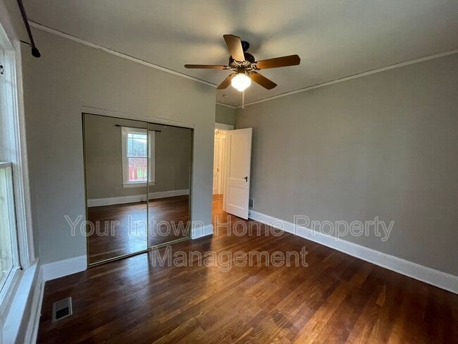 Building Photo - 695 Willoughby Way NE