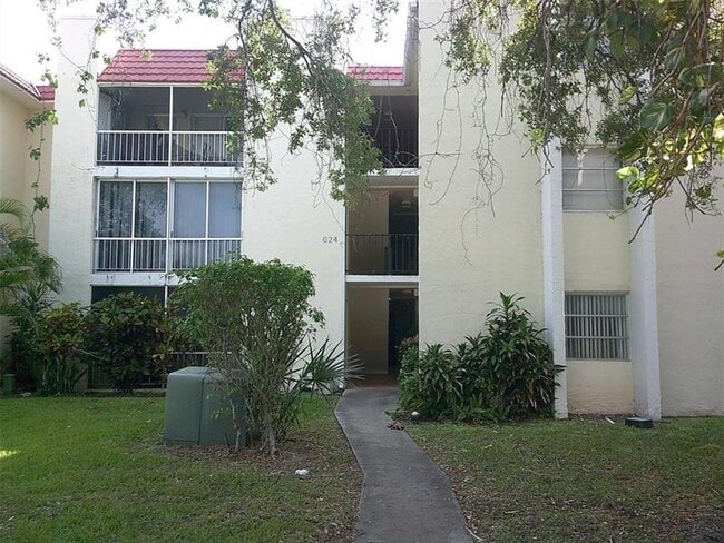 Building Photo - 618 NW 13th St
