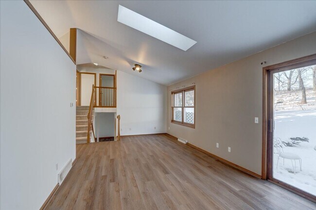 Building Photo - 2806 Wentworth Dr