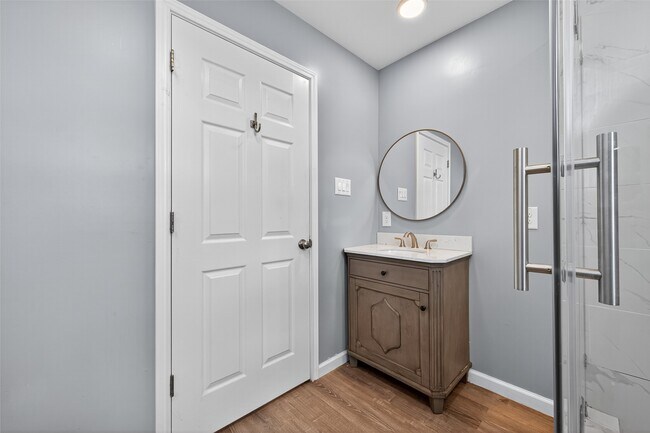 Building Photo - 10106 Shadow Pine Dr