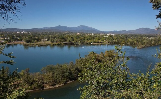 Building Photo - Condo in The Bluffs - Community Pool and Spa