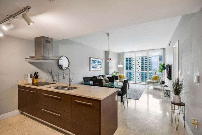 Building Photo - 485 Brickell Ave