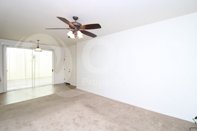 Building Photo - 3939 E Edna Dr