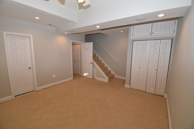 Building Photo - Bashford Lane Cluster